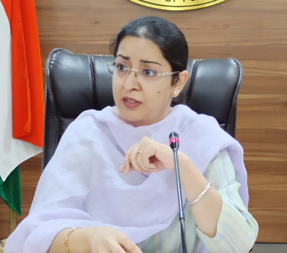 ADM Amarbir Kaur Bhullar issued instructions regarding cleaning of vacant plots.
